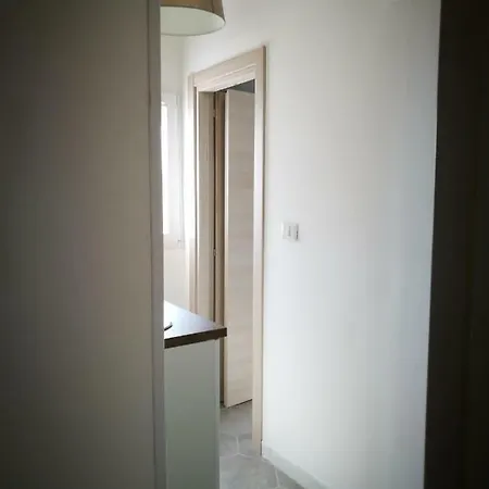 Simply House In * בארי